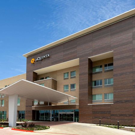 La Quinta Inn & Suites By Wyndham Round Rock Near Kalahari Exterior foto
