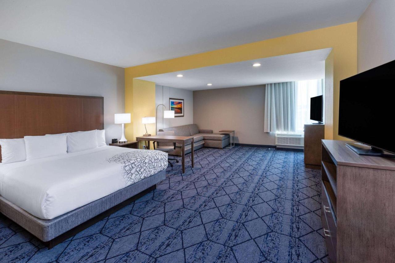 La Quinta Inn & Suites By Wyndham Round Rock Near Kalahari Exterior foto