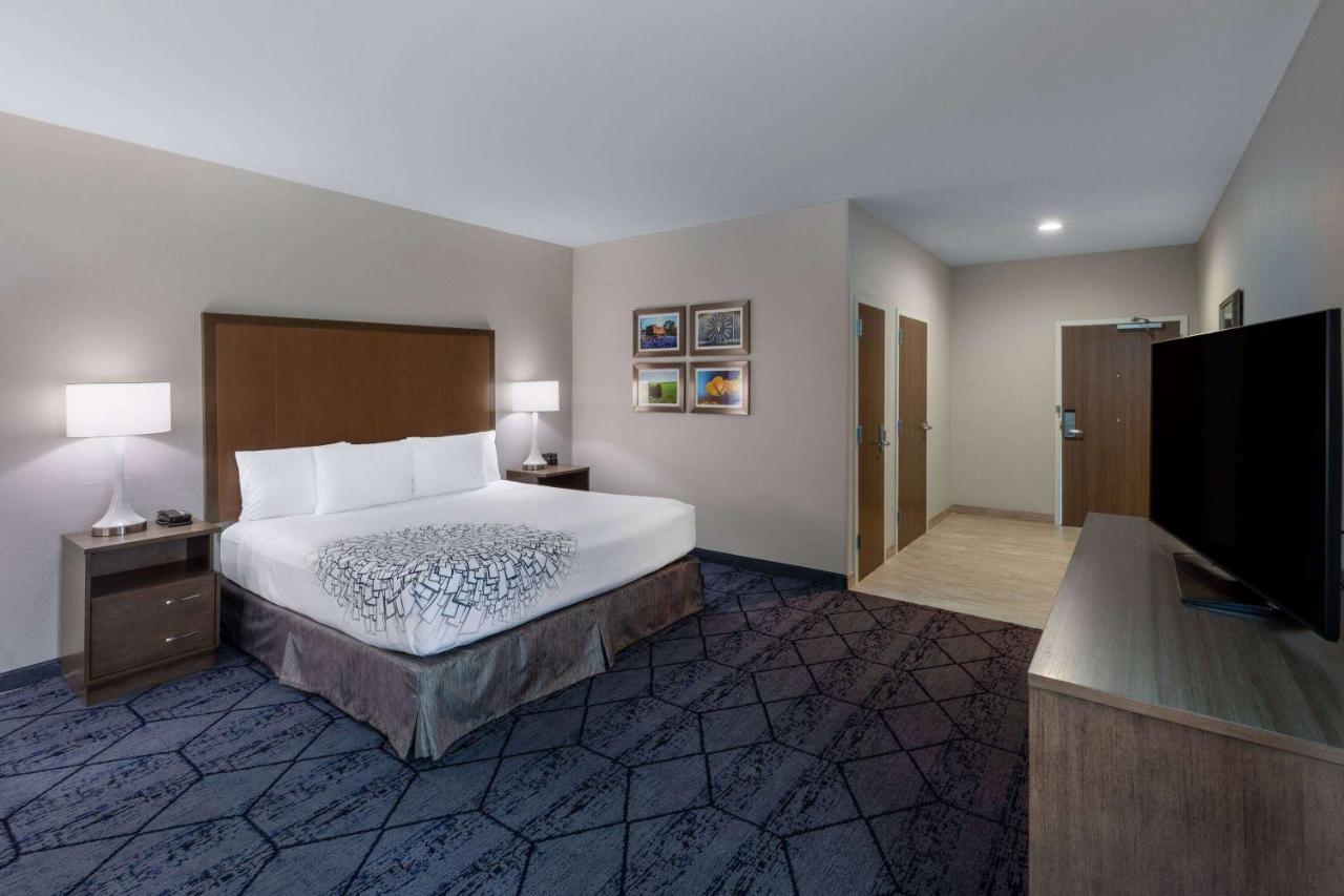 La Quinta Inn & Suites By Wyndham Round Rock Near Kalahari Exterior foto